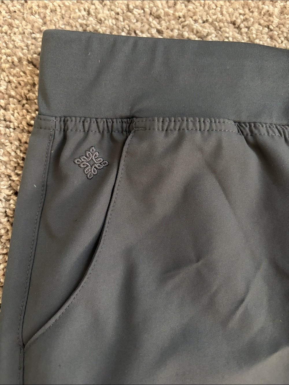 MEDCOUTURE Gray Insight Scrub Set - Picture 4 of 6